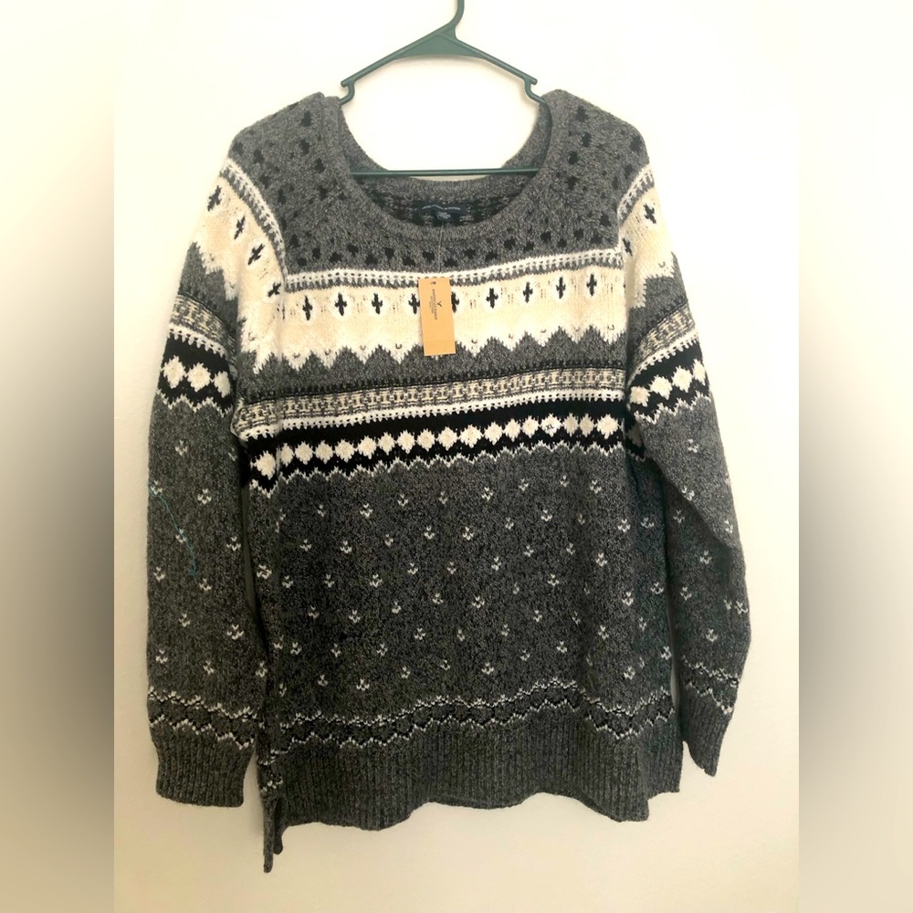 American Eagle Sweater